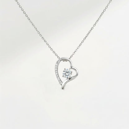 Elegant Heart Pendant Necklace – Romantic Gift for Your Wife