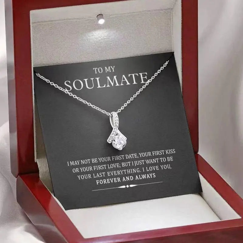Soulmate Design Heart-Shaped Pendant Necklace for Moms